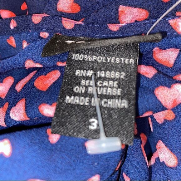 NEW! Torrid Heart Print Crepe Button Back Top-3X - Picture 6 of 6